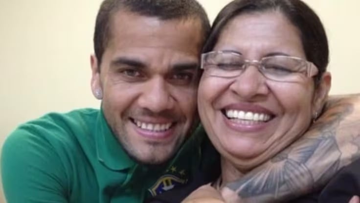 Lucía Alves, madre del jugador, podría ser condenada a cuatro años y multa de doce a veinticuatro meses. (Foto: Agencias).
