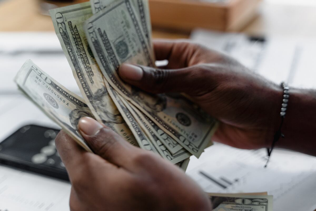 Los jubilados, desde los 62 años, pueden optar por solicitar el pago adelantado (Foto: Pexels)