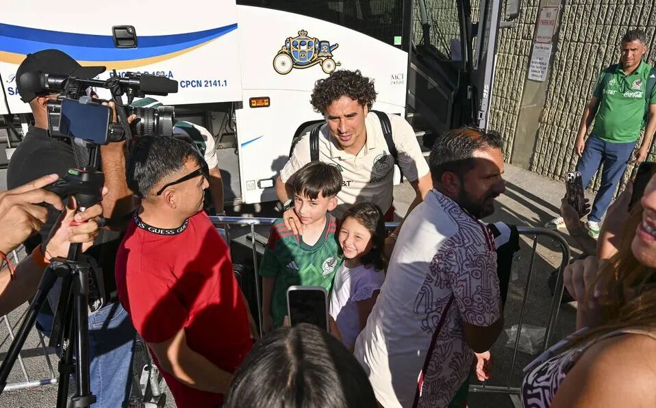 Guillermo Ochoa apunta a ser titular ante Jamaica. (Foto: Twitter)