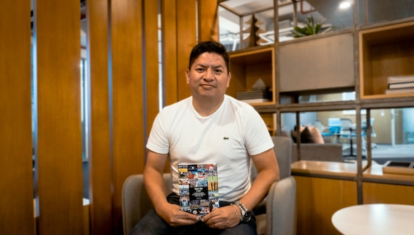 Eduardo Flores, fundador de Toque Fino presenta su nuevo libro. (Foto: Toque Fino)