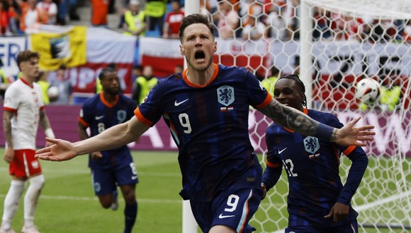 Wout Weghorst, de Holanda, celebra el gol del 1-2 durante el partido del grupo D de la Eurocopa 2024 entre Polonia y Holanda, en Hamburgo, Alemania, el 16 de junio de 2024. | Crédito: EFE / EPA / Robert Ghement