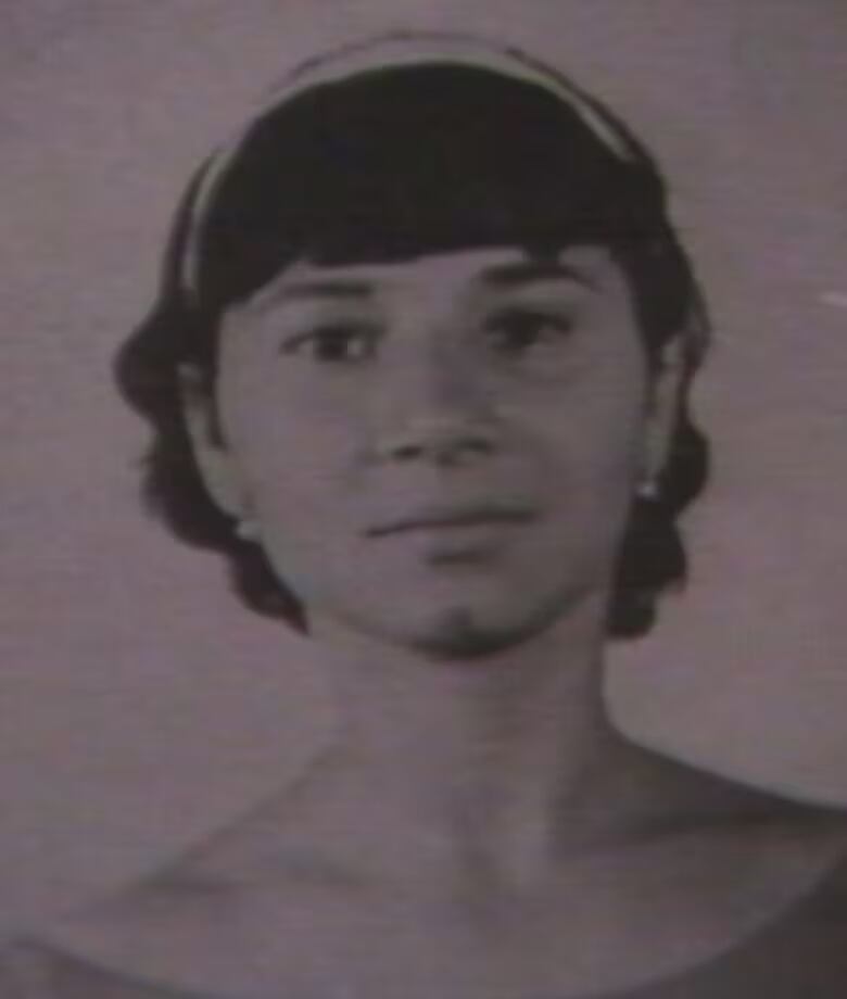 Una fotografía del recuerdo que se le atribuye a la joven Griselda Blanco (Foto: La Nación)