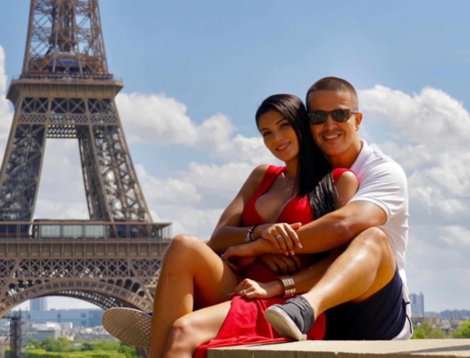 Jason Ruiz y la figura de televisión en París, Francia (Foto: Ana Parra / Instagram)