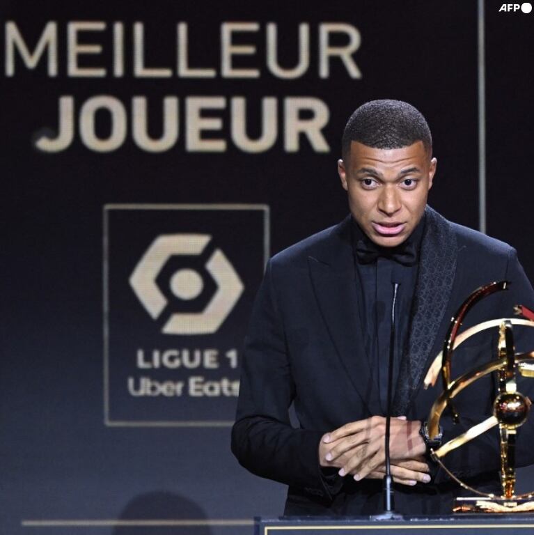 Kylian Mbappé fue galardonado en los premios de la Ligue 1. (Foto: AFP)