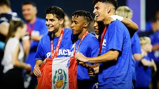 ¿Guiño a la ‘Bicolor’? Matteo Pérez Vinlöf campeonó en Croacia y posó con la bandera de Perú