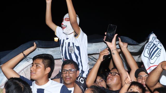 ¡Con todo el aliento! Banderazo de Alianza Lima en la previa de la ‘Tarde Blanquiazul’