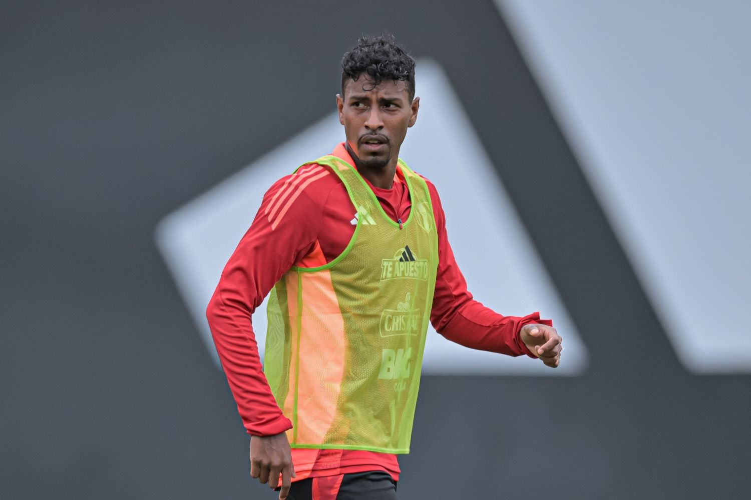 Miguel Araujo estuvo recuperándose de su lesión y entrenando en Videna. (Foto: FPF)