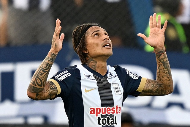 Paolo Guerrero anotó sus dos primeros goles con Alianza Lima en Copa Libertadores ante Talleres de Córdoba. (Foto: AFP)