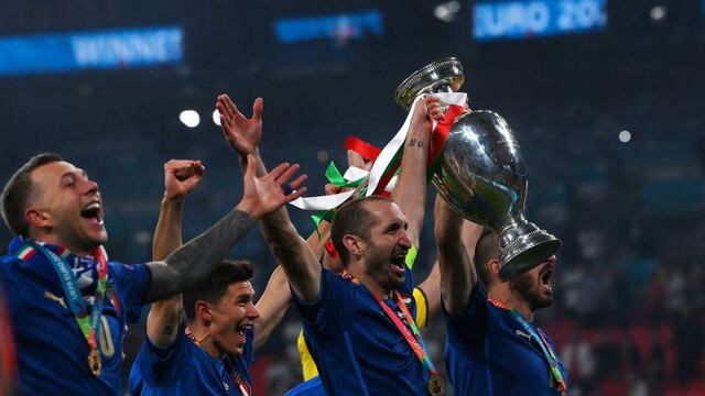 Italia analiza presentar su candidatura para la Eurocopa 2028 o el Mundial 2030 