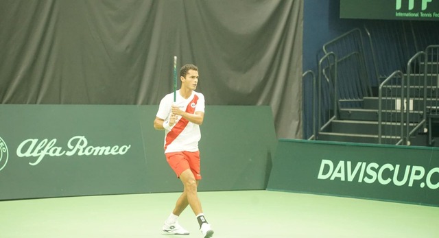Juan Pablo Varillas entrenando en la previa del Perú vs Suiza por Copa Davis. (Federación Peruana de Tenis)