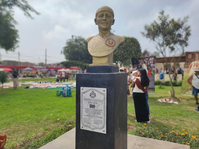 Las mejores postales de 'La Ruta de Lolo', evento conmemorativo por el natalicio de 'Lolo' Fernández, ídolo de Universitario. (Foto: Roy Galdos / Depor)