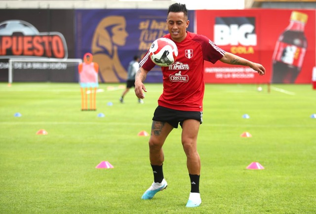 Christian Cueva mostró toda su actitud en cada trabajo. (Foto: @SeleccionPeru)