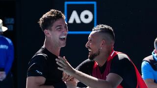 Con polémica y una raqueta rota: Nick Kyrgios clasificó a la final de dobles del Australian Open