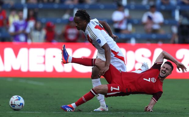 André Carrillo disputó 11 minutos en la derrota frente a Canadá. (Foto: AFP)
