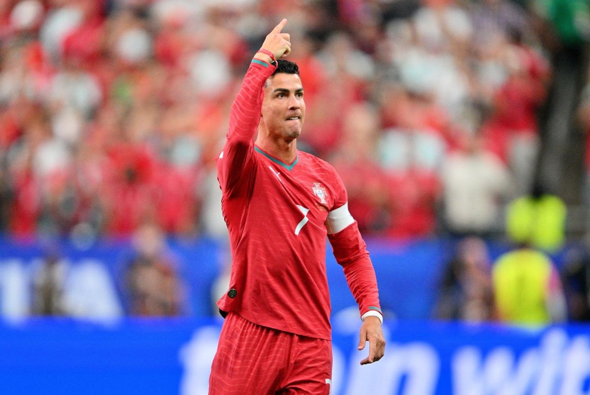 Cristiano Ronaldo hace historia y FIFA explota las redes con un mensaje que da la vuelta al mundo | (Foto: EFE)
