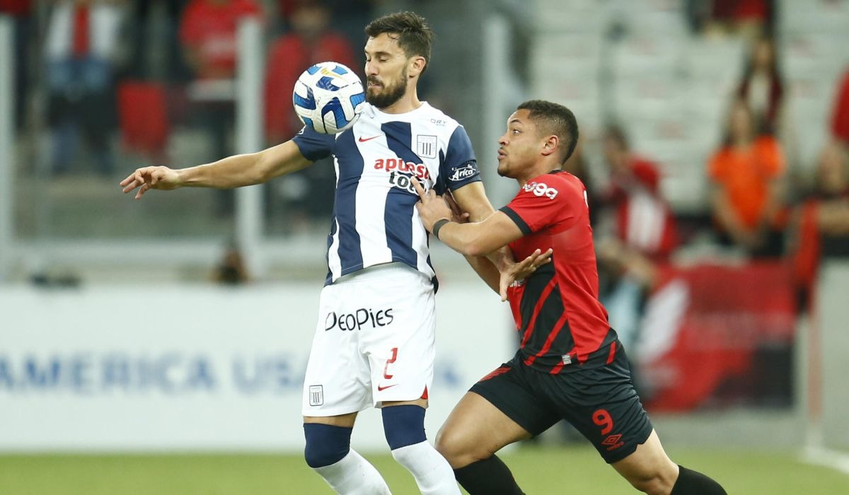 Alianza Lima cayó 3-0 ante Paranaense por la Copa Libertadores 2023. (Foto: EFE)