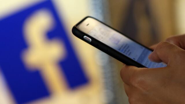 Facebook borra casi 600 millones de cuentas falsas y 837 millones de publicaciones
