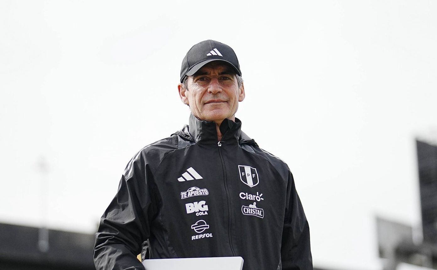 Carlos Zambrano también se pronunció sobre el próximo entrenador de la Bicolor en reemplazo de Óscar Ibáñez. (Foto: FPF)