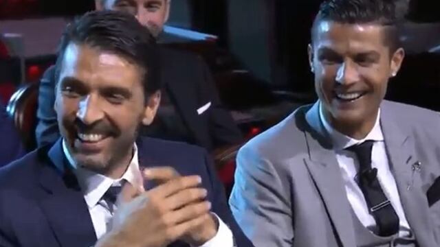 Cristiano en modo 'troll': la cruel broma a Buffon en plena entrega de premios de la UEFA [VIDEO]