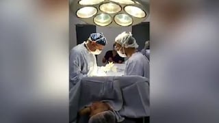 De locos: cirujanos celebraron triunfo de Chile a Portugal ¡en plena operación y son viral! [VIDEO]