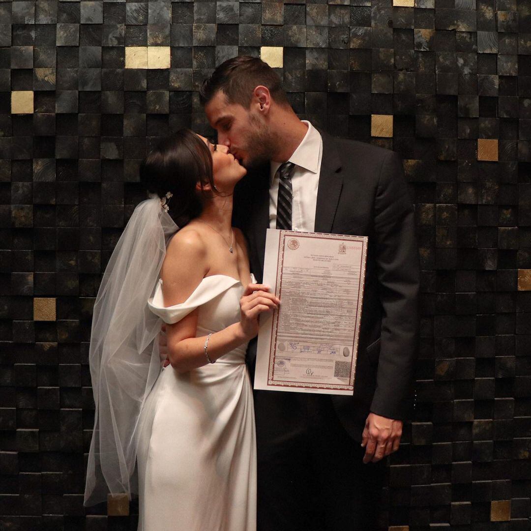 Karina Puente y Adrián Marcelo se casaron en diciembre de 2021 en una ceremonia civil (Foto: Karina Puente / Instagram)
