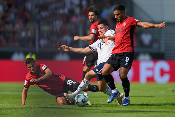 Felipe Chavez sumó minutos en amistoso con Bayern Muinich. (Foto: Getty Images)