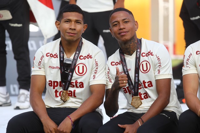 La celebración de Universitario en el Estadio Monumental. (Foto: Leonardo Fernández / GEC)