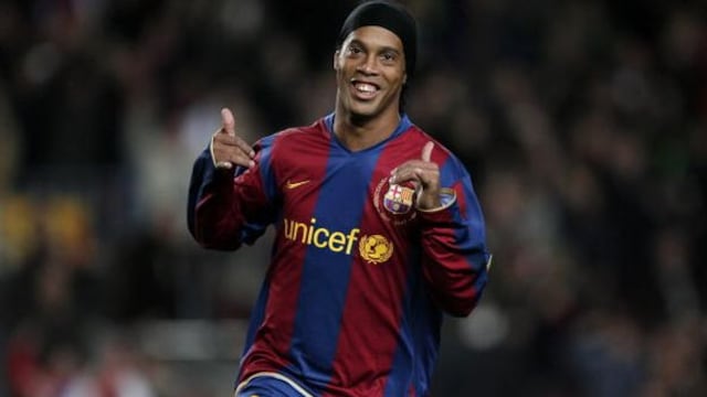 Ronaldinho: de valer 80 millones de dólares a solo uno en el Mercado