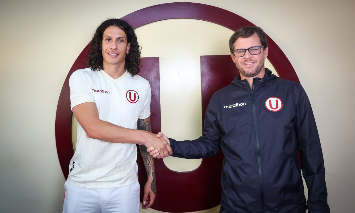 Universitario oficializó el fichaje de Williams Riveros a fines de enero del 2023. (Foto: @Universitario)