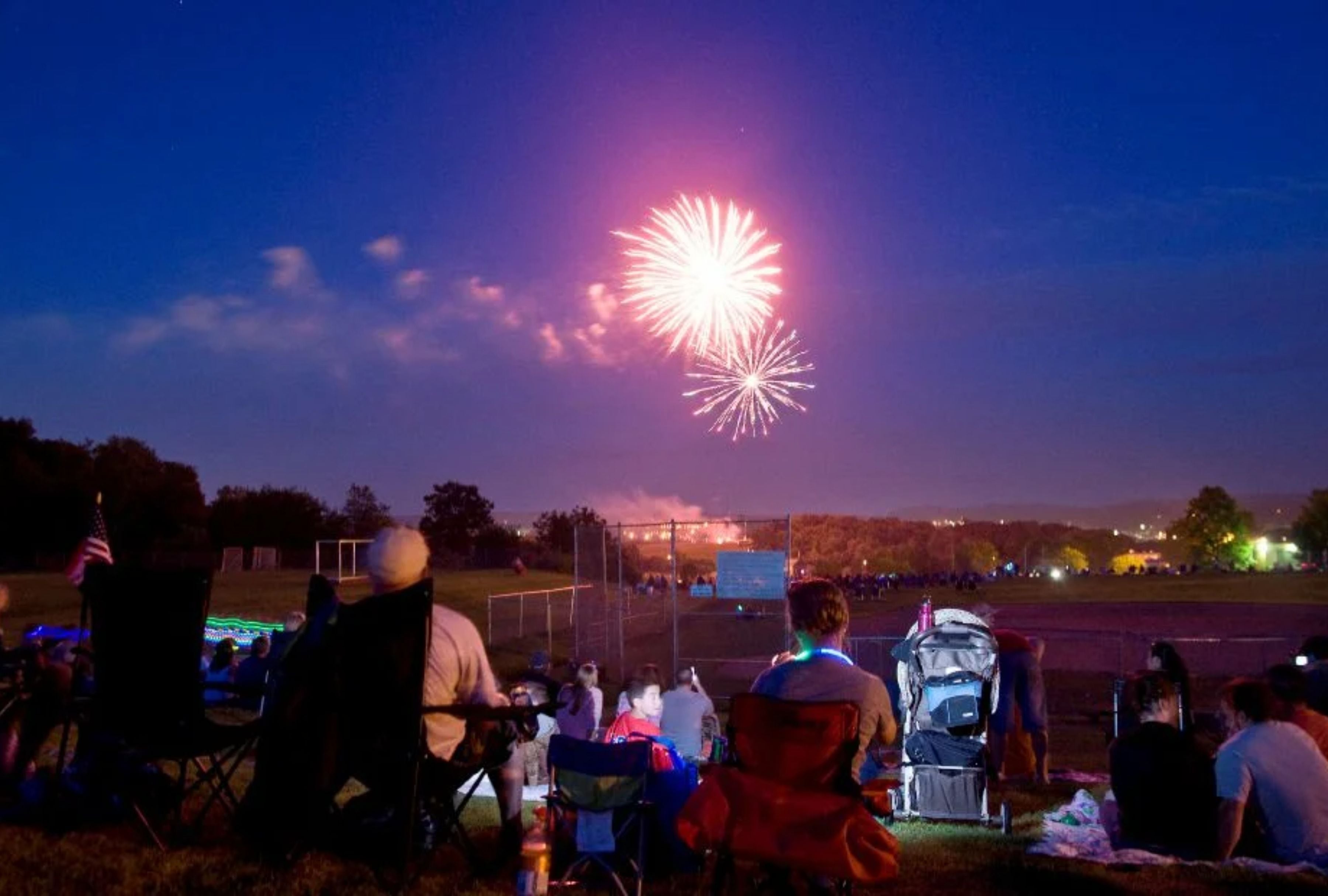 Cities across Connecticut are preparing to celebrate the anniversary of the United States' independence with fireworks displays, live music, and entertainment for the whole family. | Photo by elsolnews.com