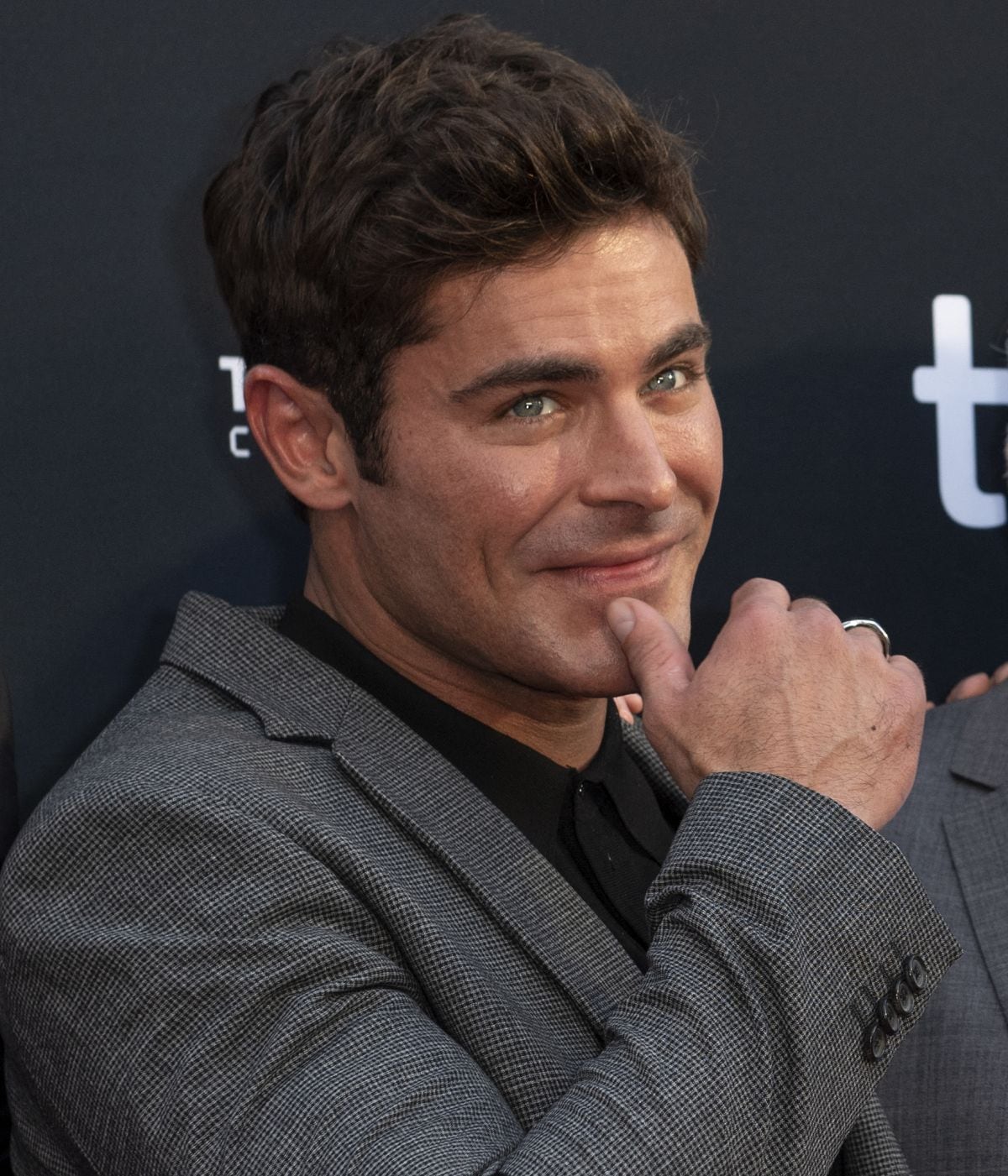Zac Efron en el estreno de "The Greatest Beer Run Ever" durante el Festival Internacional de Cine de Toronto 2022 en el Roy Thompson Hall el 13 de septiembre de 2022 (Foto: Valerie Macon / AFP)