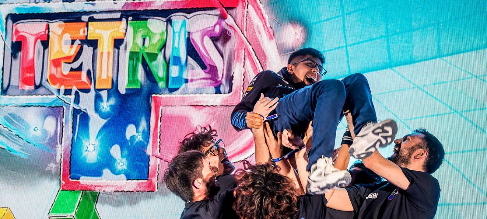 Leo Solórzano hace historia para el Perú en la Final Mundial de Red Bull Tetris® en Dubái.