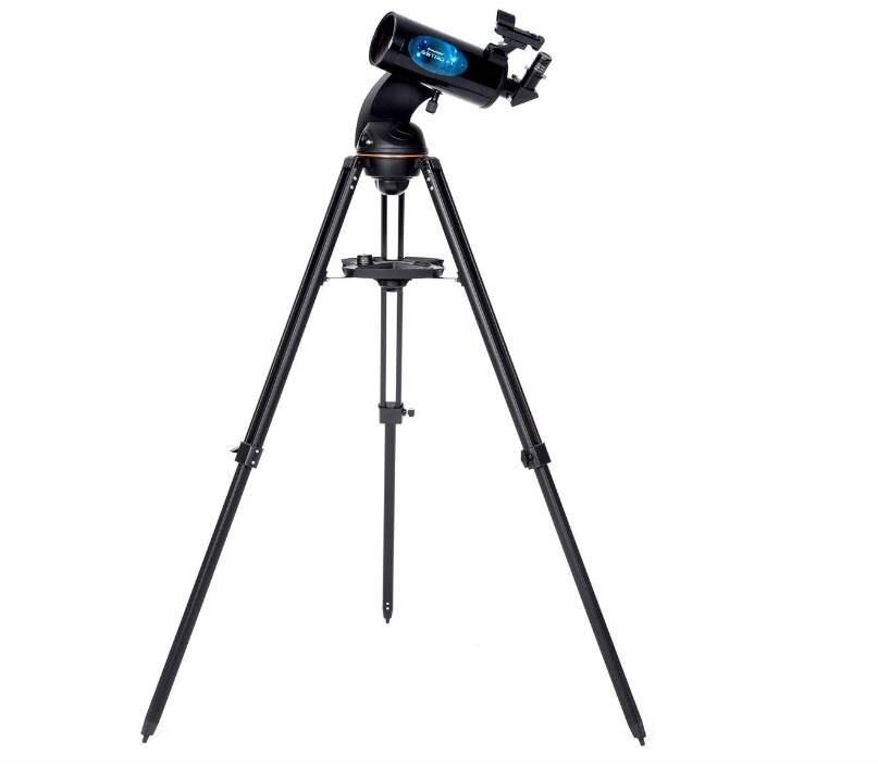 Este es el modelo del telescopio Celestron Astro Fi 102, ideal para observar eventos espaciales como cometas, eclipses, lunas llenas, entre otros. (Amazon.com)