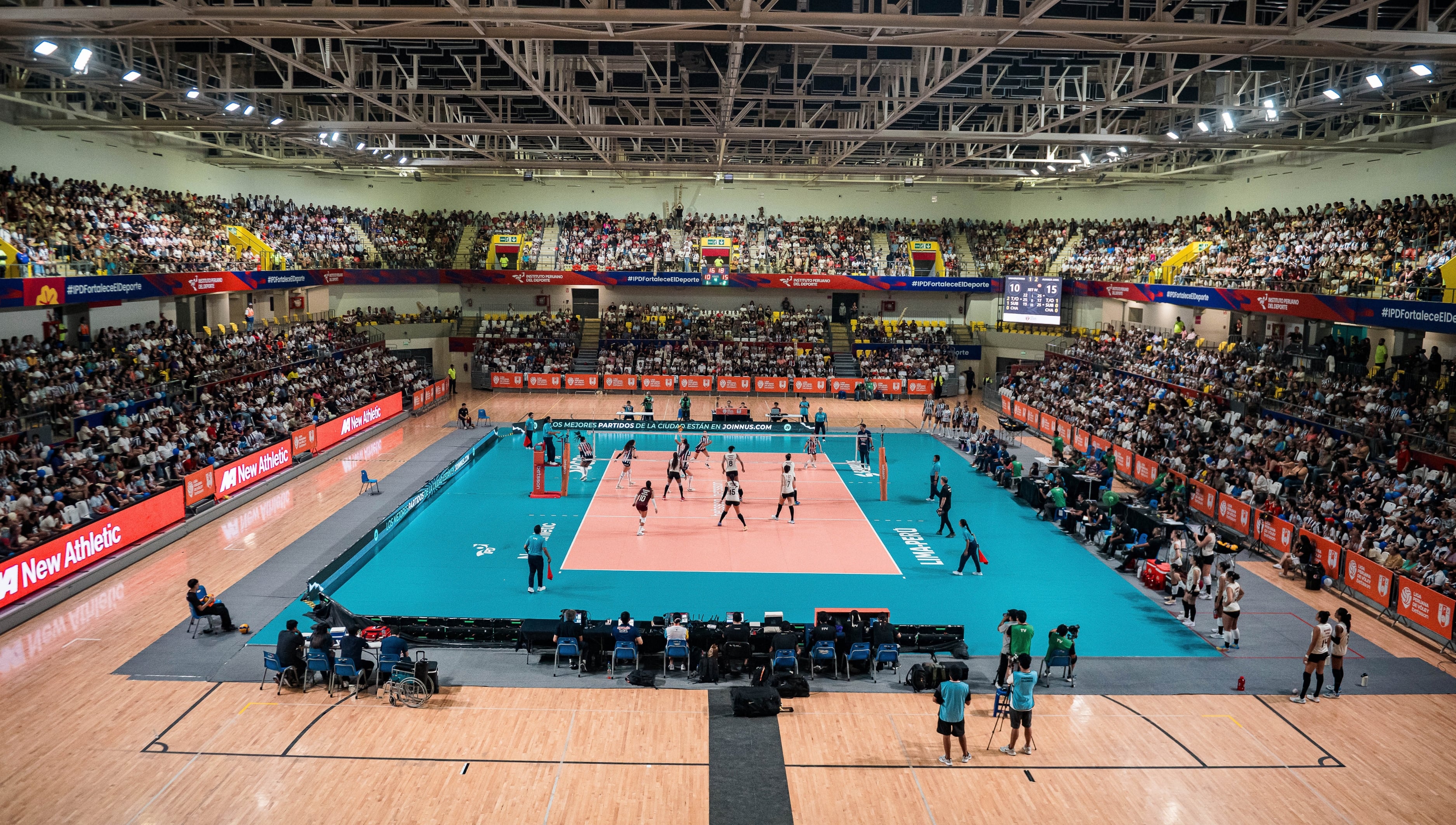La Liga Peruana de Vóley se juega en el Polideportivo 'Lucha Fuentes' de Villa el Salvador. (Foto: FPV)