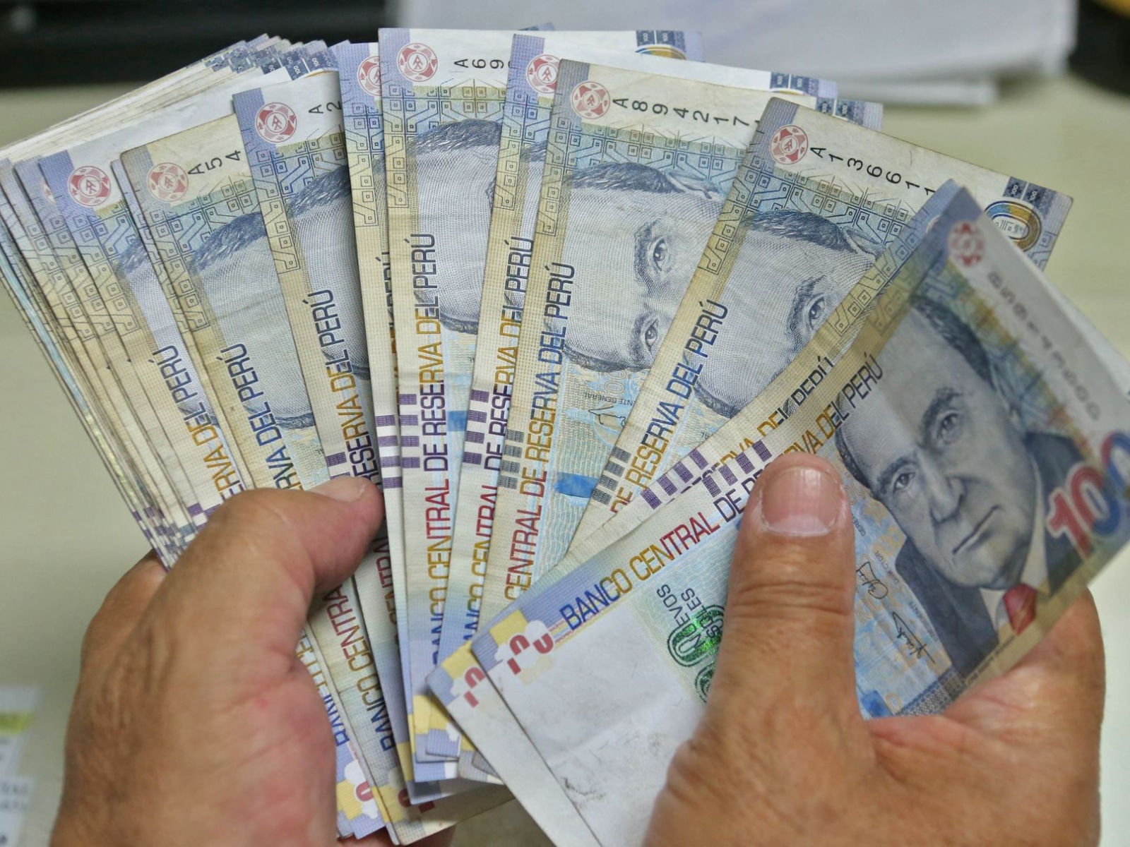 El lunes 20 de mayo inició la presentación de solicitudes para acceder al retiro de hasta 4 UIT de tus fondos de pensiones (Foto: Andina)