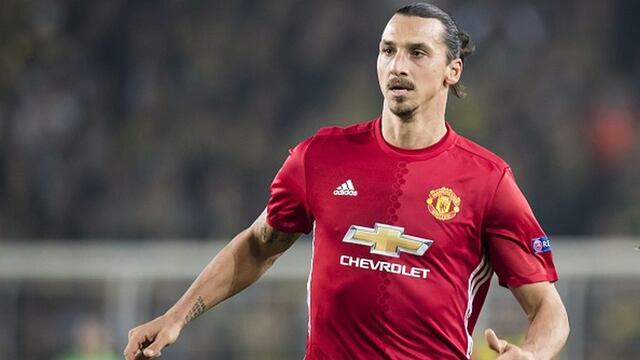 Zlatan Ibrahimovic provocó un autogol para el tercero del Manchester United