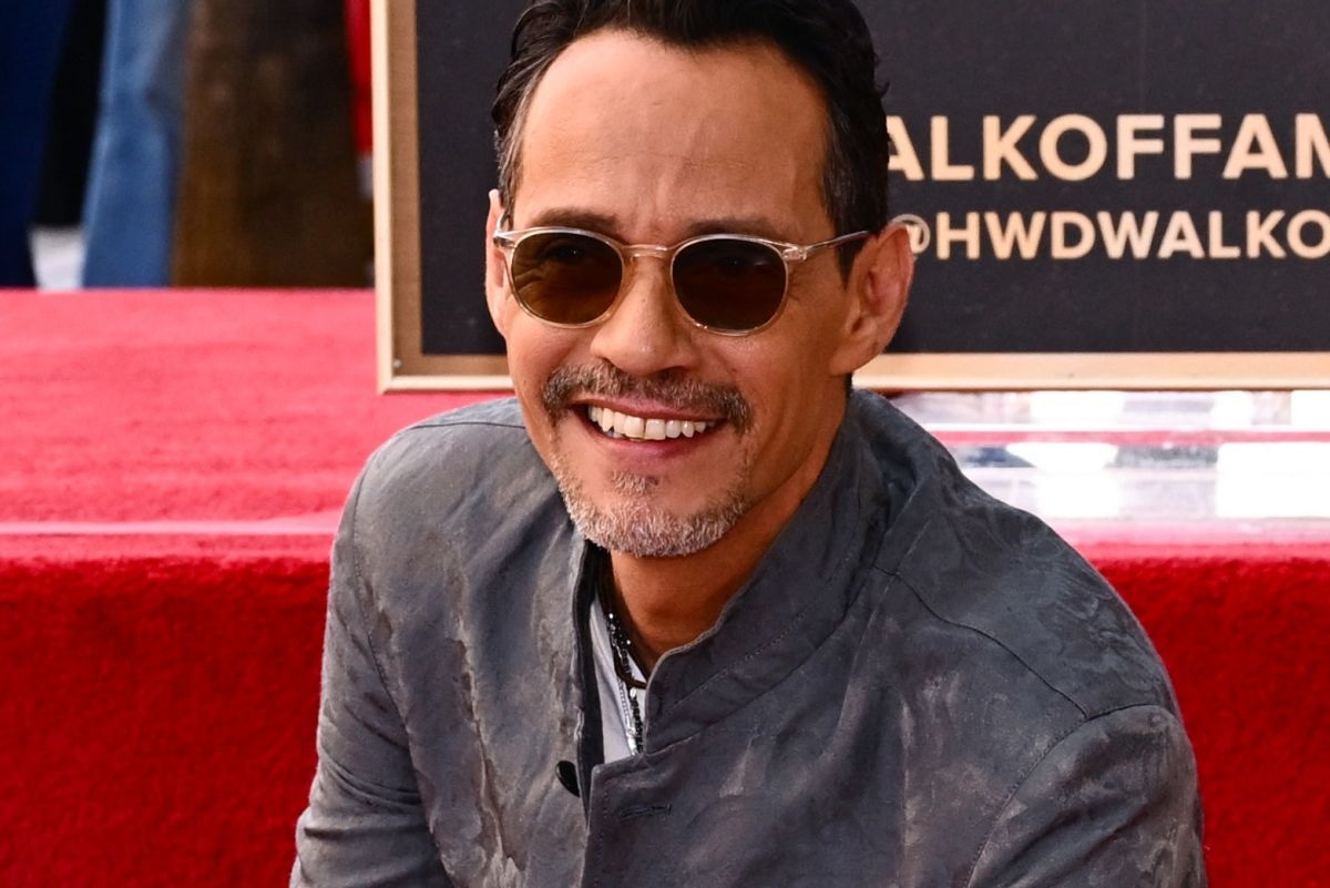 Marc Anthony está cada vez más enamorado de su esposa Nadia Ferreira, a quien engríe en todo momento (Foto: Patrick T. Fallon / AFP)