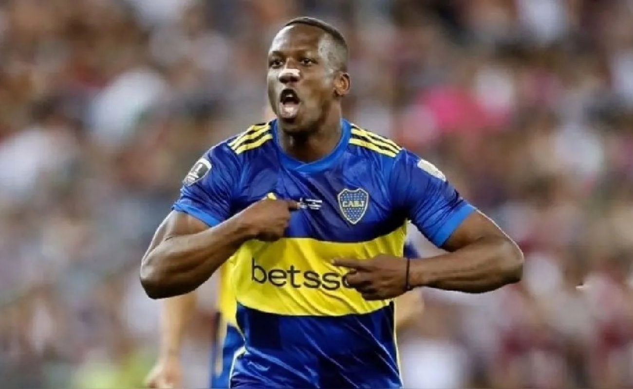 Luis Advíncula se queda en Boca Juniors hasta finales del 2026. (Foto: Agencias)
