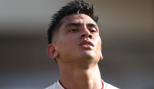 José Rivera tiene contrato con Universitario hasta finales de este 2026. (Foto: Getty Images)
