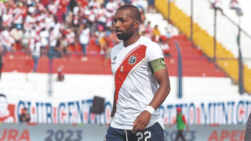 Jair Céspedes es capitán de Deportivo Municipal. (Foto: Difusión)