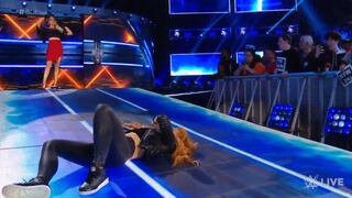 ¡Eso dolió! Mira el puñetazo que Lacey Evans le metió a Becky Lynch en SmackDown Live [VIDEO]