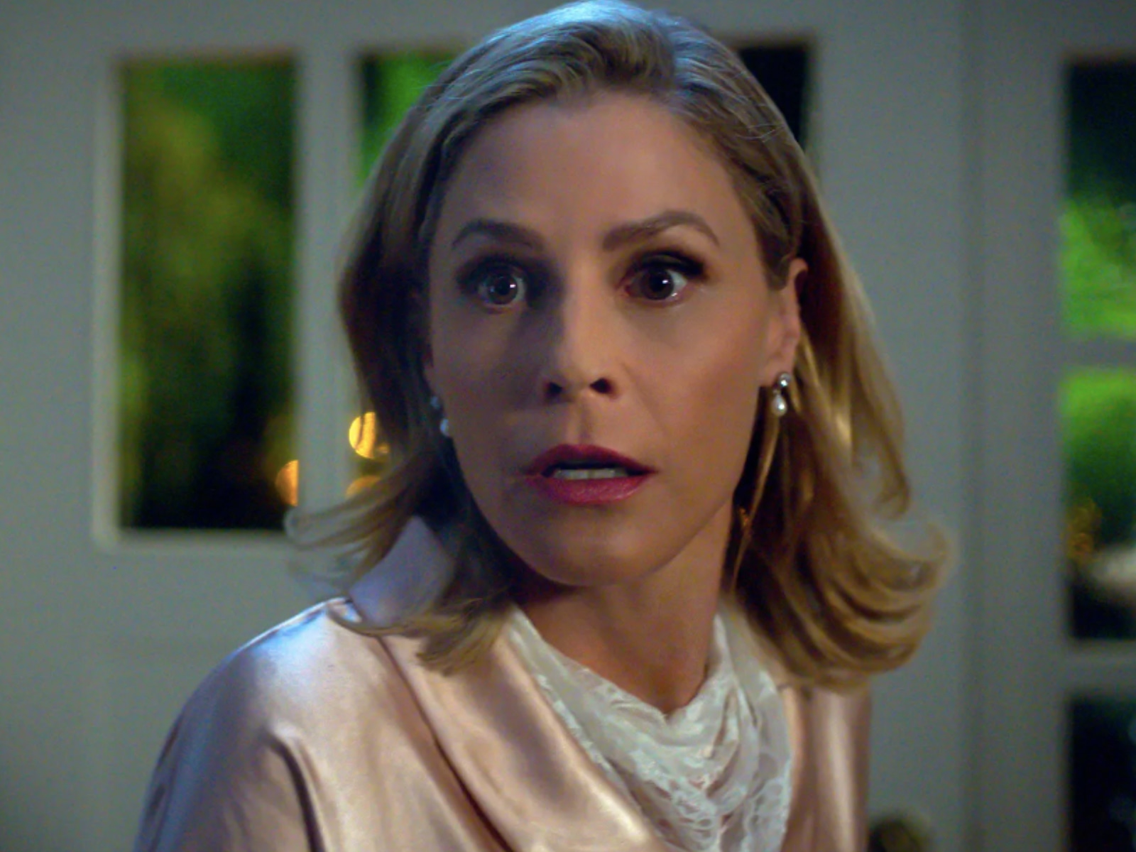 Julie Bowen interpreta a Pam, la madre de Jamie en "Totally Killer" (Foto: Blumhouse Television)