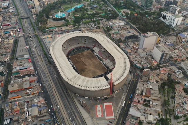 Las lamentables condiciones en las que se encuentra el gramado del Estadio Nacional. (Foto: Julio Reaño / GEC)