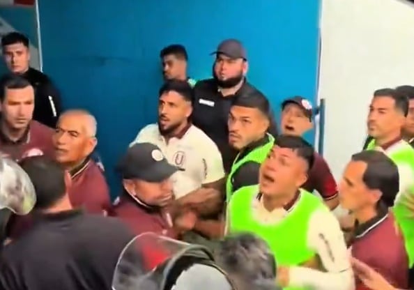 Caín Fara, Javier Rabanal y Jairo Concha fueron captados discutiendo con hinchas se Sporting Cristal. (Redes sociales)