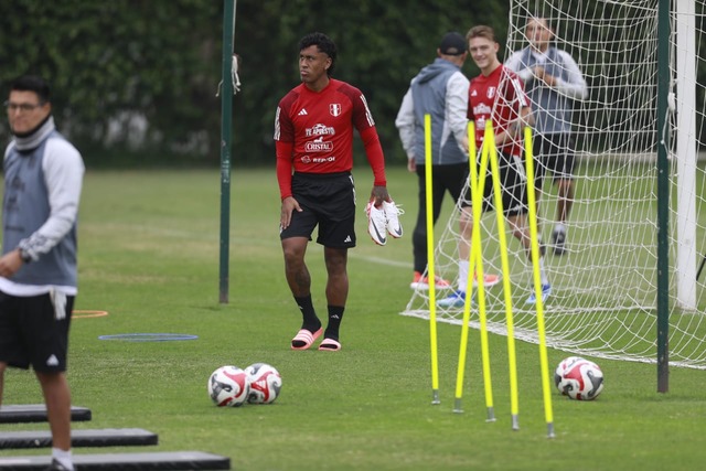 Perú entrenó este sábado en la Videna, a tres días del partido frente a Venezuela. (Foto: Julio Reaño / GEC)