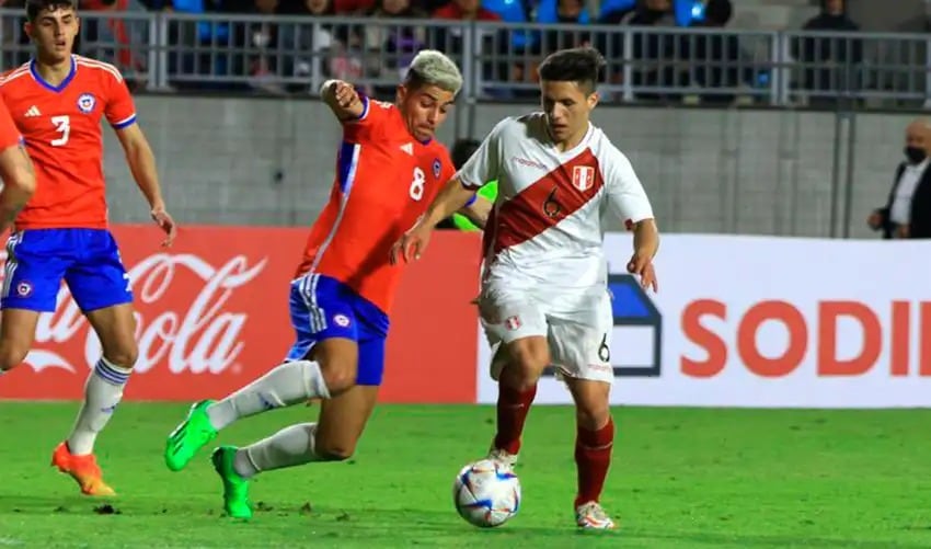 Catriel Cabellos y Yuriel Celi fueron compañeros en la Selección Peruana Sub-23 en un amistoso ante Chile en Iquique, donde perdimos 1-0. (Foto: FPF)