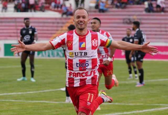 Juan Godoy de Independiente Petrolero marcó 22 goles en 2024. (Foto: Getty Images).