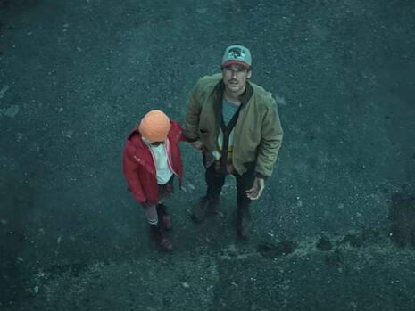 Esta serie alemana de Netflix tiene solo cuatro capítulos y plantea que no estamos solos en el universo