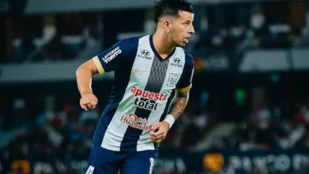 El futbolista protagonizó la jugada de un gol de Paolo Guerrero, pero que fue anulado por off-side. (Foto: Alianza Lima)