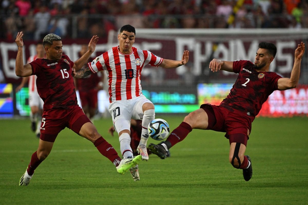 Lista de canales que televisaron el juego entre Venezuela y Paraguay por la jornada 2 de las Eliminatorias rumbo al Mundial 2026. (Foto: AFP)